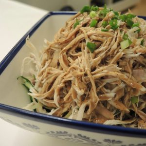 手撕雞滑蛋青瓜炒麵